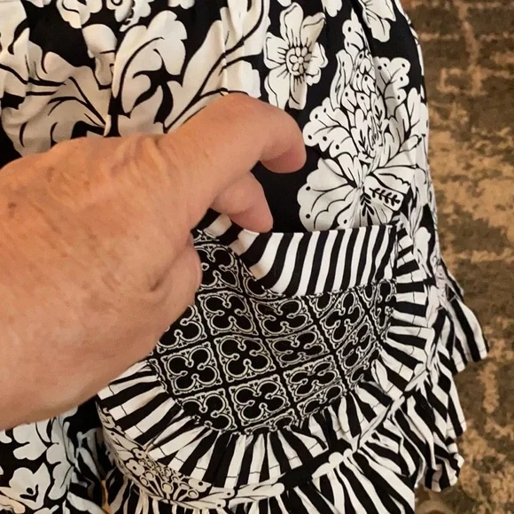 NWT Heavenly Hostess beautiful , feminine apron with pockets - Picture 4 of 12